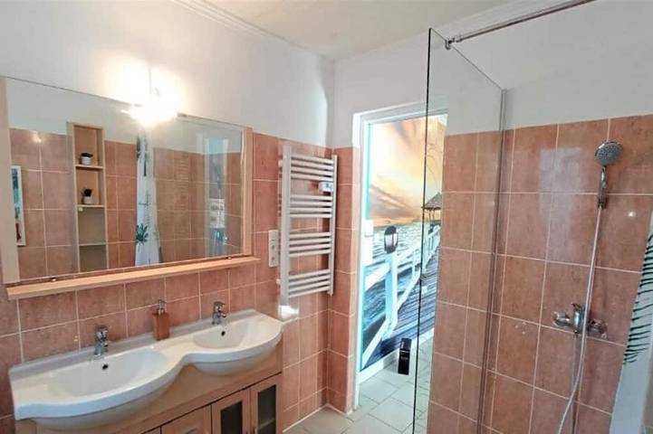 Location de vacances pour 4 personnes, animaux acceptés à Saint-Julien-les-Rosiers - 2