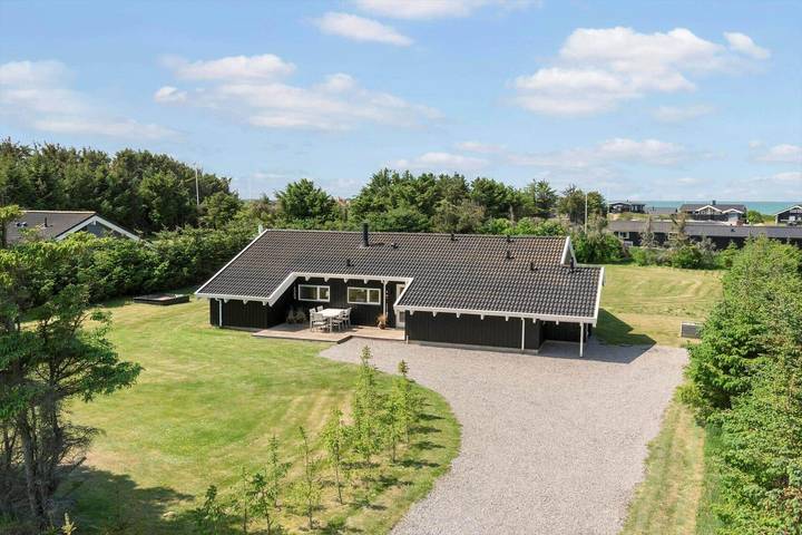 Ferienhaus für 10 Personen, mit Sauna und Whirlpool sowie Pool und Terrasse in Grønhøj