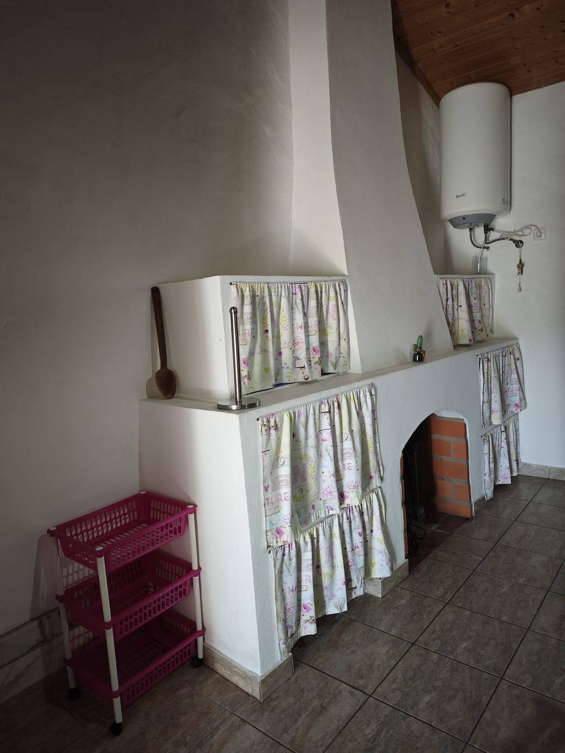 Apartamento entero, Casa rural 'Casa Dos Avós' con vistas a la montaña, piscina compartida y Wi-Fi in Saboia, Costa Alentejana