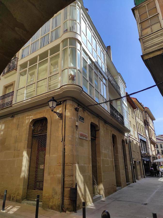 Gîte pour 4 personnes, avec balcon à Haro - 2