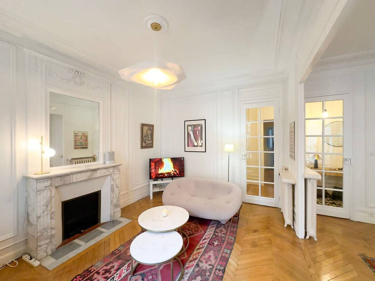 Entire apartment, Chic Grenelle 3 Bedroom Apartment in Paris in Eiffel Tower, Paris