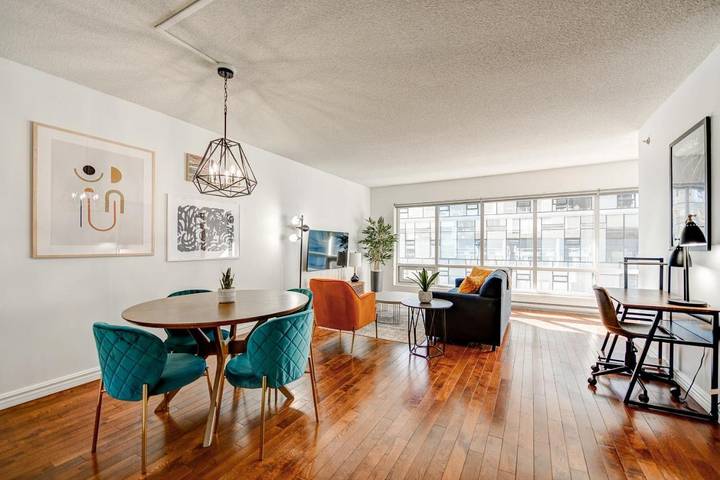 Gîte pour 2 personnes, avec sauna ainsi que piscine et terrasse, animaux acceptés à Montréal - 3