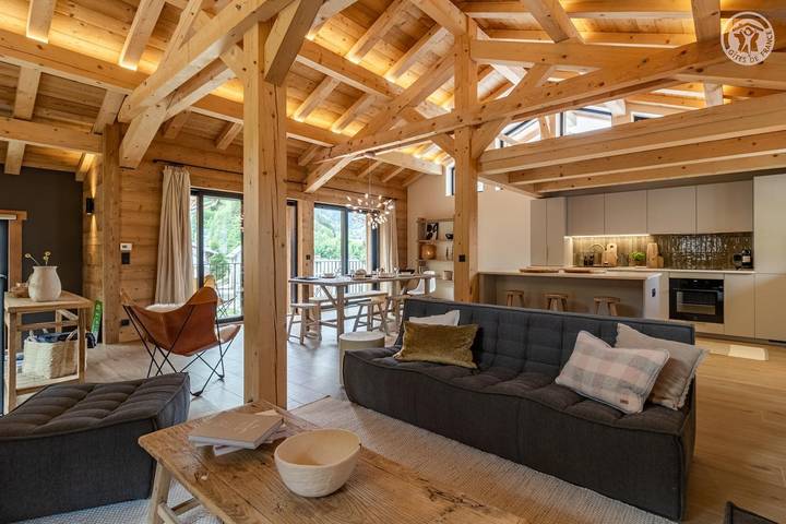 Gîte pour 8 personnes, avec Balcon dans Arêches