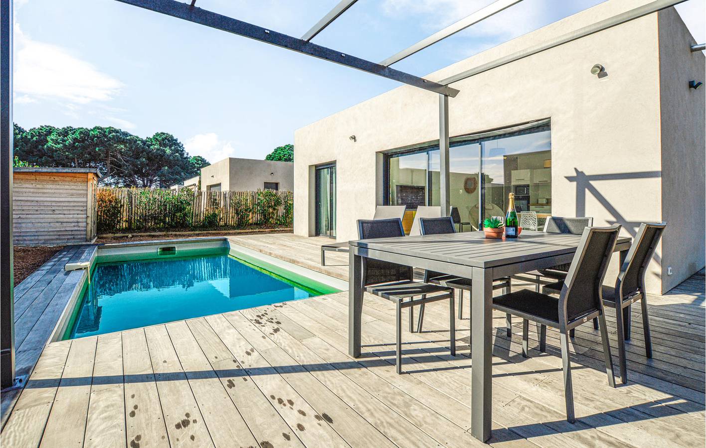Gezellig appartement met zwembad en terras, 1,5 km van het strand in Lecci, Sartène en omgeving