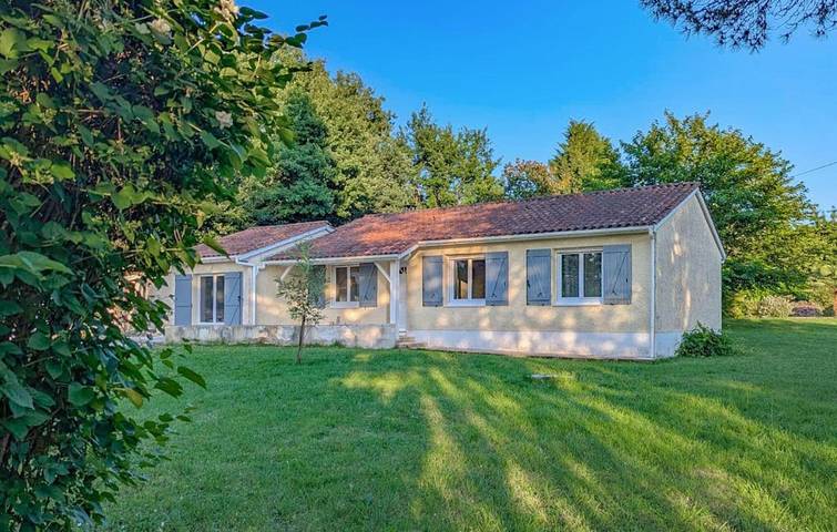 Location de vacances pour 8 personnes, avec jardin ainsi que terrasse et piscine à Tournon-d'Agenais - 2