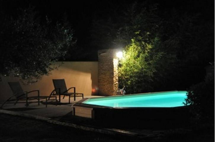 Gîte pour 2 personnes, avec piscine ainsi que jardin et terrasse à Montagnac - 3