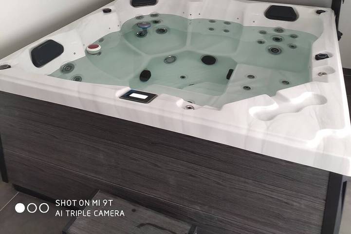 Maison de vacances pour 10 personnes, avec jardin et jacuzzi - 1
