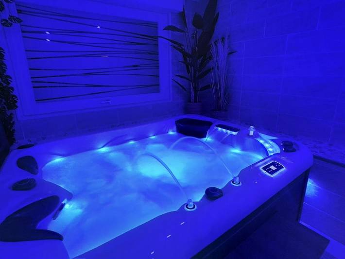 Location de vacances pour 2 personnes, avec Jacuzzi ainsi que Terrasse et Jardin à Méricourt