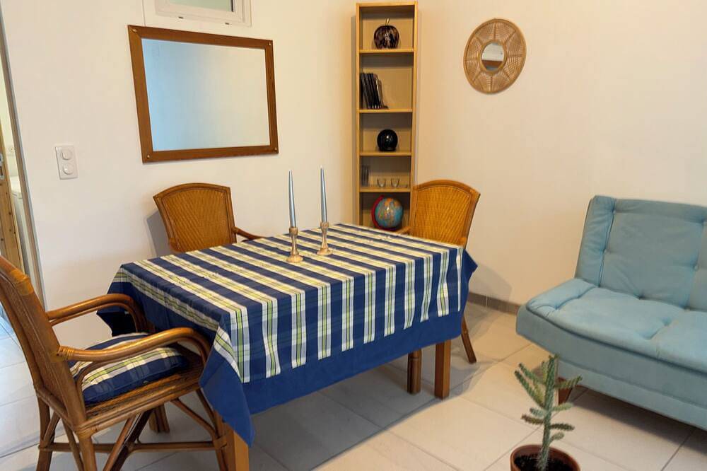 Ganze Wohnung, Lovely 43 m² apartment just outside Montpellier. Surrounded by a large garden! in Juvignac, Mittelmeerküste (Frankreich)