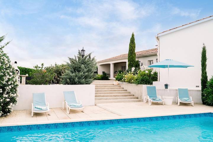 Gîte pour 6 personnes, avec piscine