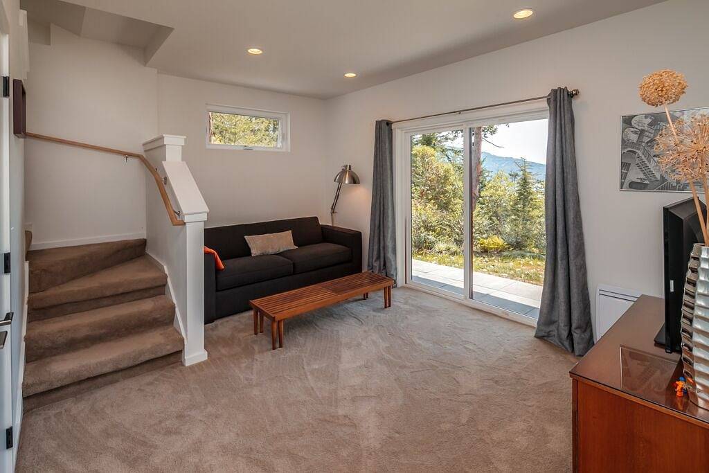 Neue moderne Haus mit herrlichem Blick auf das Wasser in Orcas Island