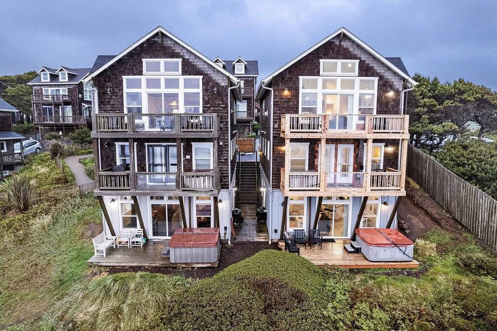 Expansive Ocean Views From Home and Hot Tub, Pet Friendly, Private Deck, Fireplace, Steps From Beach in Lincoln Beach, Lincoln County (OR)