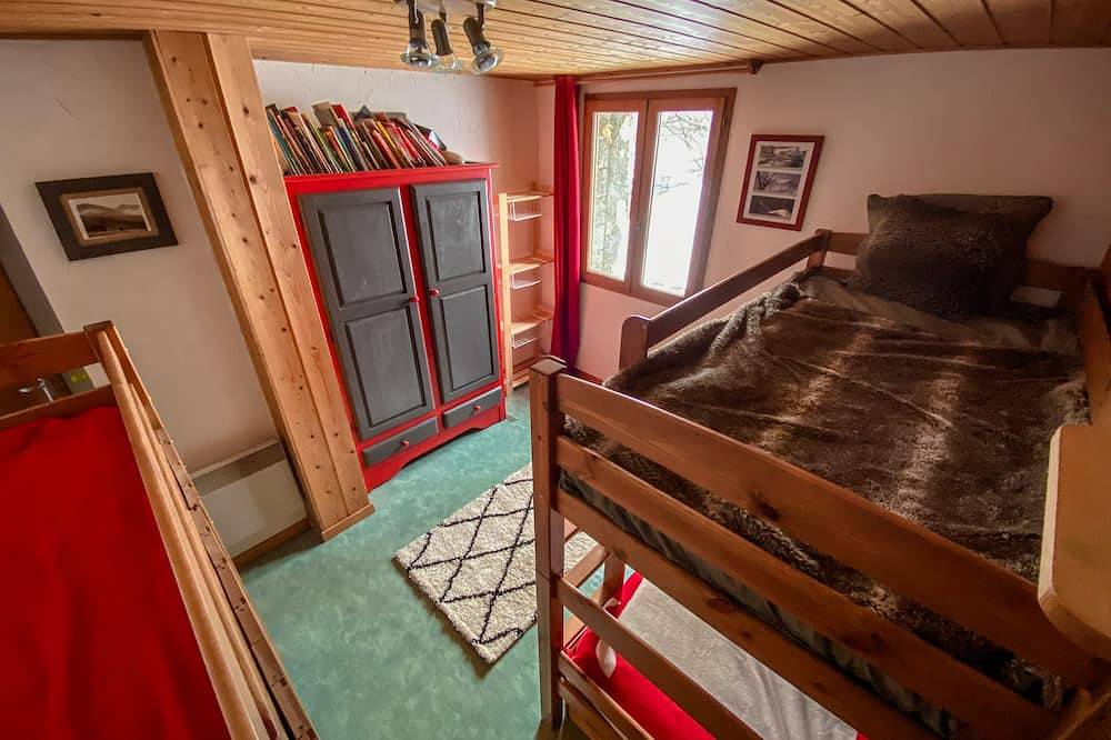 Appartement entier, Appt en chalet 3*/ 2 chambres /cheminée/ proche pistes ski/ village classé in Bonneval-sur-Arc, Massif de la Vanoise