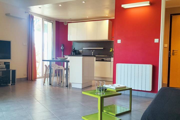 Appartement entier, Sublime cocon proche plage climatisé in Bandol, Côte méditerranéenne (France)