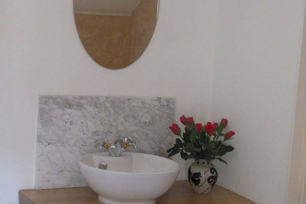 La Grange-two bedrooms in Saint-Vaury, Région de Guéret