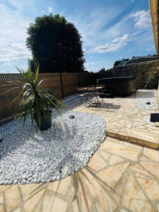 Chantilly Spa Lodge near Parc Asterix in Montataire, Oise
