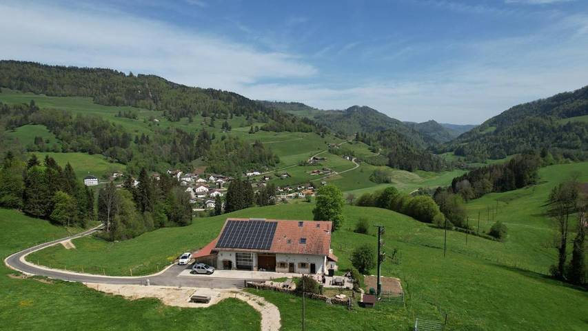 Gîte pour 4 personnes, avec vue et jardin, adapté aux familles dans Soubey - 3