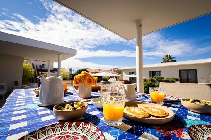 Location de vacances pour 2 personnes, avec piscine et vue ainsi que jardin et terrasse dans Etang De L Or - 4