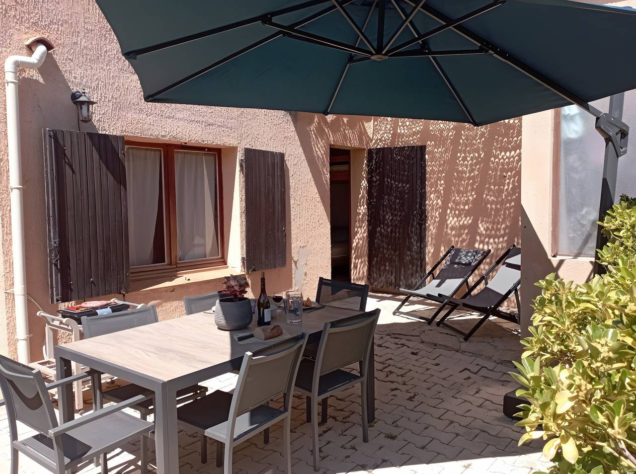 Appartement entier, Appartement « Gîte Capibay Les Herbes De Provence » avec piscine partagée, terrasse commune et Wi-Fi in Six-Fours-les-Plages, Côte méditerranéenne (France)