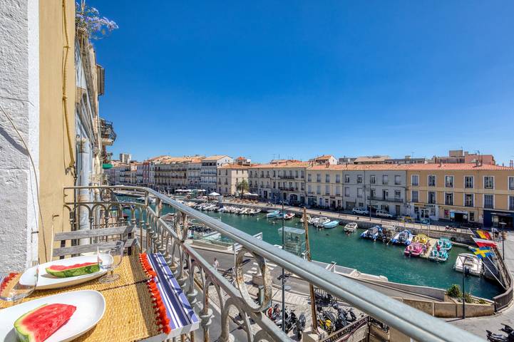 Appartamento intero, Appartamento 'Grand T2 Au Coeur De Ville Avec Vue' con Vista Mare, Balcone e Wi-Fi in Sete Francia, Costa mediterranea (Francia)