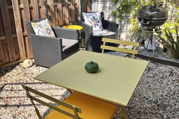 Apartamento de vacaciones para 2 personas, con jardín y jacuzzi - 1
