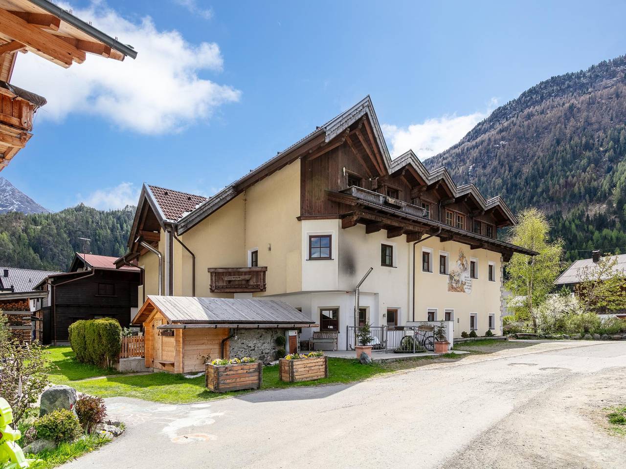 Ganze Wohnung, Nette Ferienwohnung nahe Skibus nach Sölden in Längenfeld, Ötztal