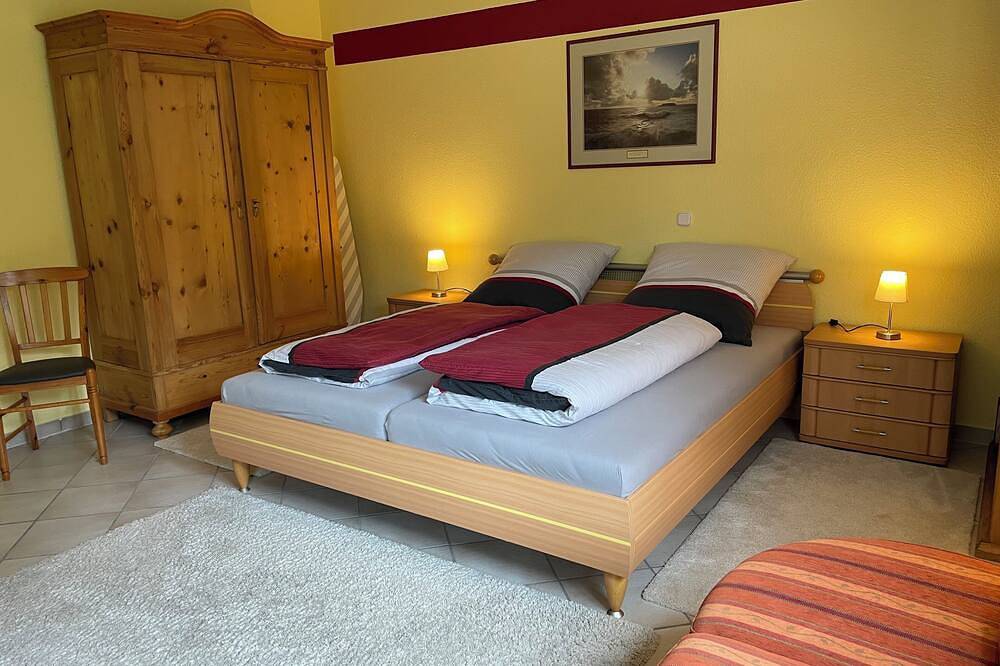 Appartement entier, Vacation apartment at the gateway to the Spessart with large terrace and private garden in Keilberg, Bessenbach