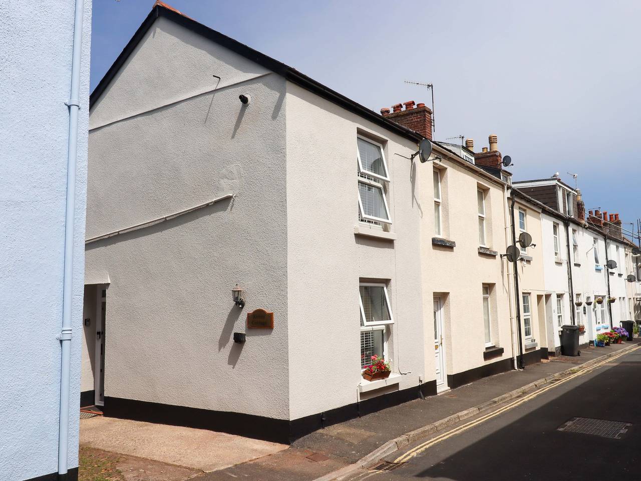 Kenny Cottage in Dawlish, Devon