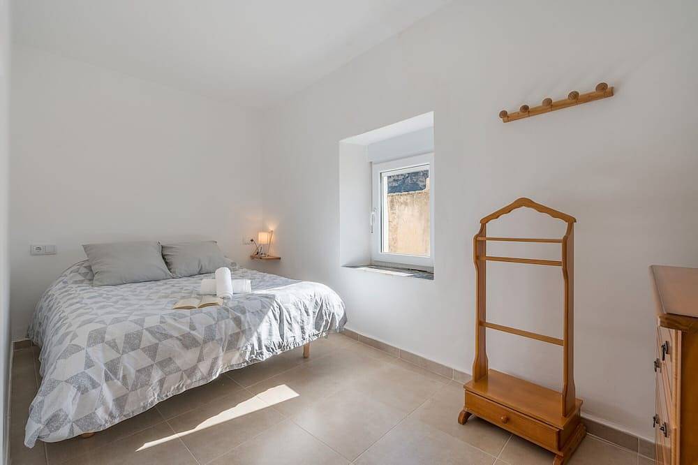 Holiday Home 'Planta Baja' with Private Terrace and Air Conditioning in Quéntar, Granada Province