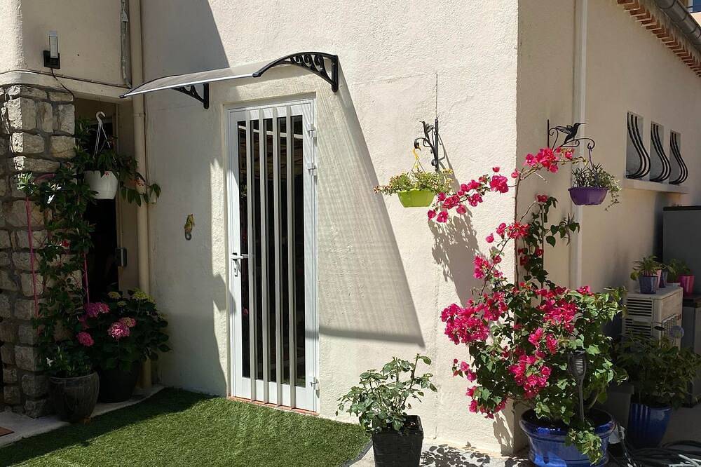 Chambre maison fleurie in Draguignan, Région de Draguignan