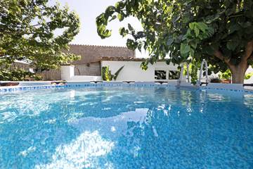 Finca for 15 People in Alt Penedès, Barcelona Province, Photo 1