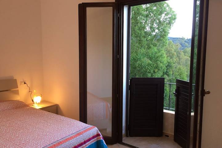 Ganze Wohnung, Charmante Ferienwohnung am Berghang in Meeresnähe in Villaputzu, Cagliari Provinz