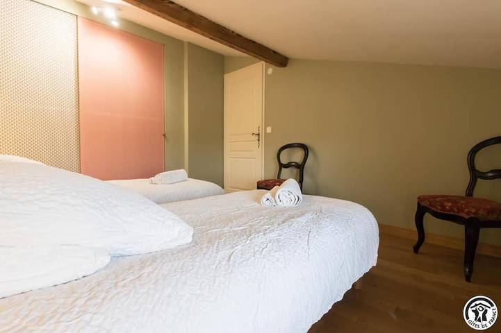 Location de vacances pour 3 personnes, avec piscine et jardin à Saint-Jory - 4