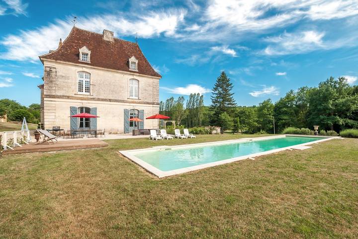 Château pour 12 personnes, avec jardin et terrasse en Dordogne