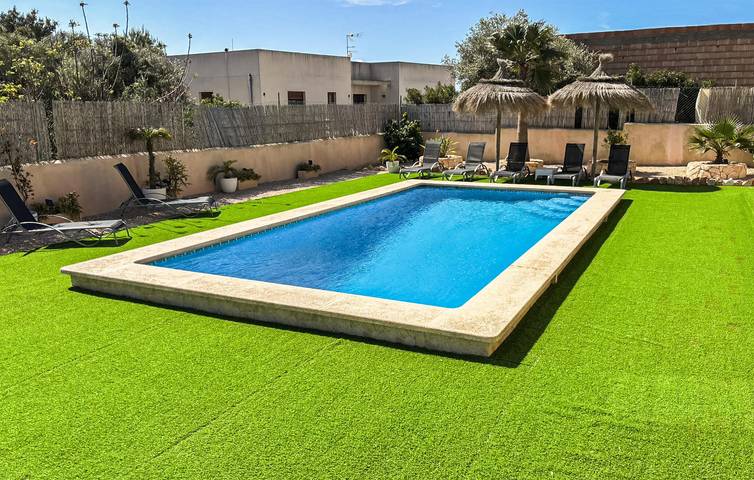 Ferienhaus für 8 Personen, mit Terrasse und Garten sowie Pool in Calas de Mallorca - 4