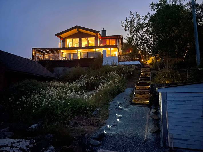 Seehaus mit privatem Steg in der Nähe von Bergen & Flesland in Fana, Bergen