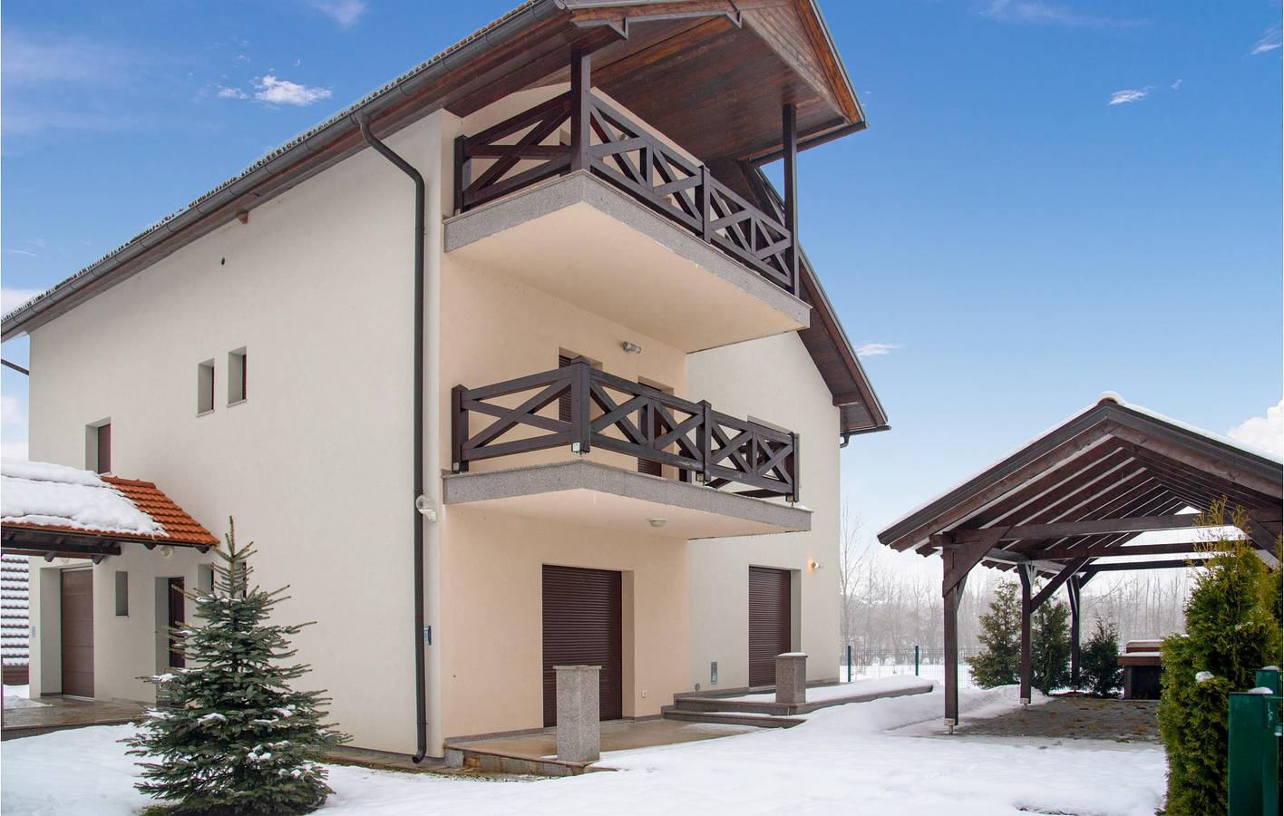 Ruim appartement met 1 slaapkamer, wifi, zwembad en barbecue, vlak bij parkeergelegenheid in Karlovac region