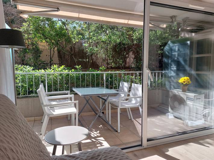 Location de vacances pour 3 personnes, avec balcon à Saint-Raphaël