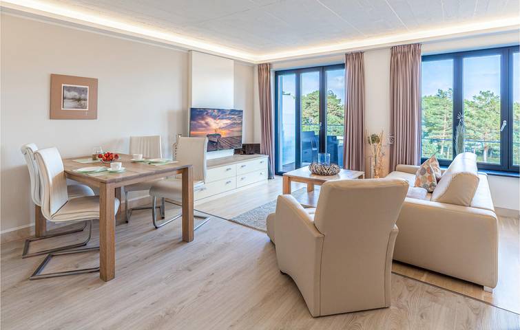 Ganze Ferienwohnung, Gemütliche Wohnung mit Terrasse, 500m zum Strand von Binz in Strand Prora, Binz