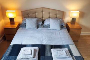 Apartment for 4 People in Merseyside, Photo 2