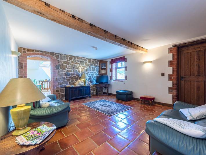 Glamping for 2 people, with garden in Shropshire