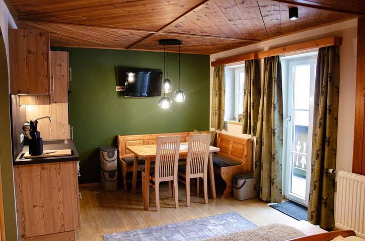 Ferienwohnung für 2 Personen, mit Balkon und Terrasse sowie Garten und Sauna