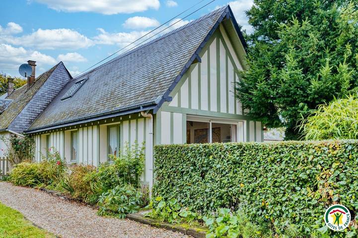 Gîte pour 3 personnes, avec jardin à Theuville-aux-Maillots