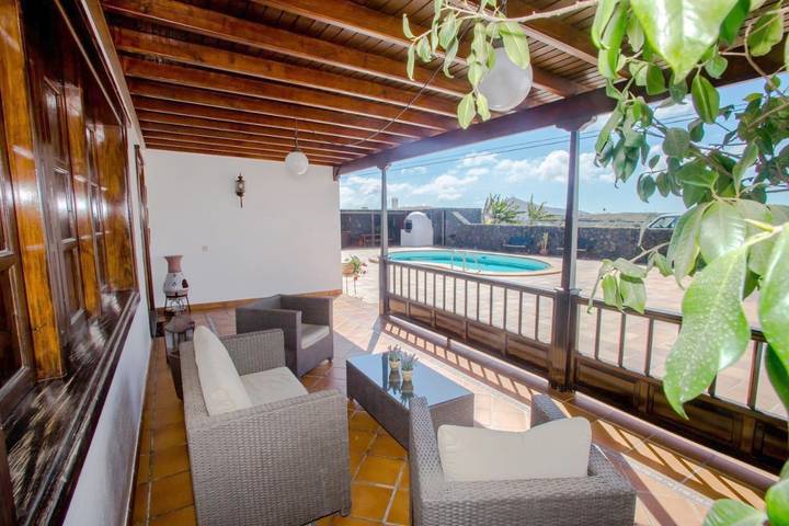 Casa rural para 4 personas, con piscina y vistas además de jardín y balcón en San Bartolomé - 4