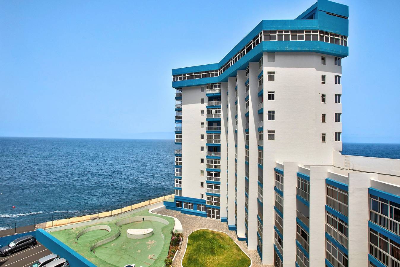 Entire studio, Vacation Home 'Estudio Mesa del Mar' close to the Beach with Shared Pool & Wi-Fi in Playa Arena Negra, Tacoronte