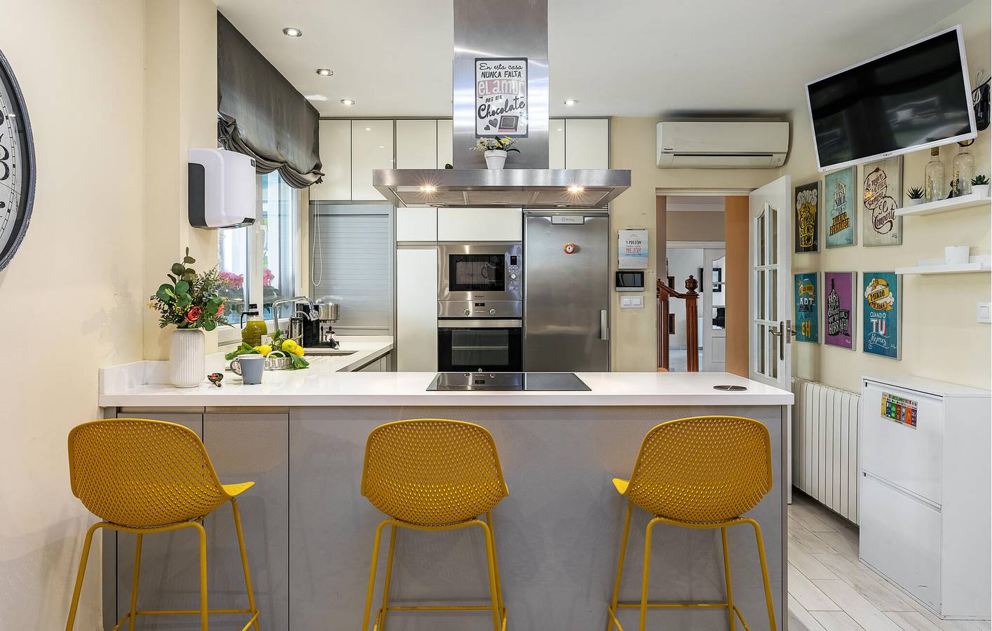 Acogedor apartamento cerca de Illora - Piscina, AC, WiFi y Grill in Íllora, Provincia de Granada