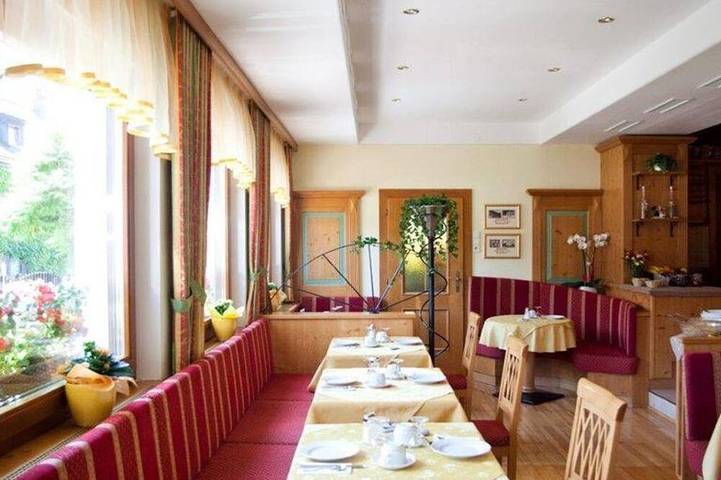 Dreibettzimmer - Pension Schierl in Faistenau, Bezirk Salzburg-Umgebung
