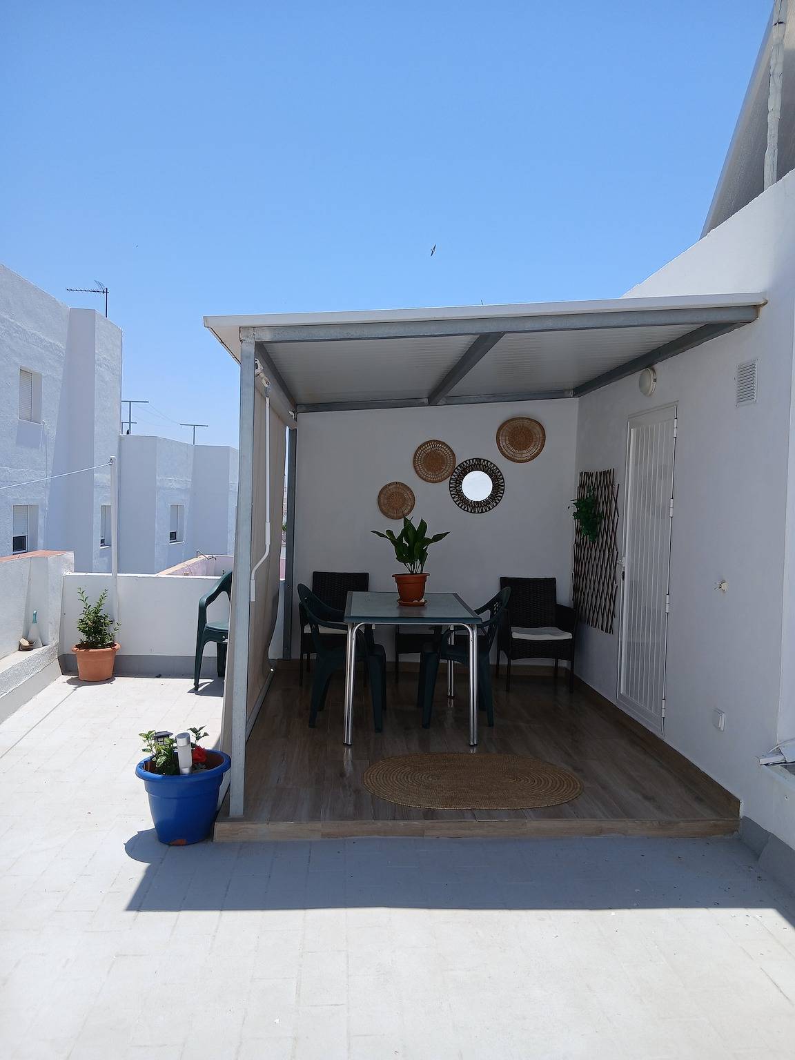 Estudio entero, Estudio 'Atico Juani' con terraza privada, Wi-Fi y aire acondicionado in Conil de la Frontera, Costa de la Luz