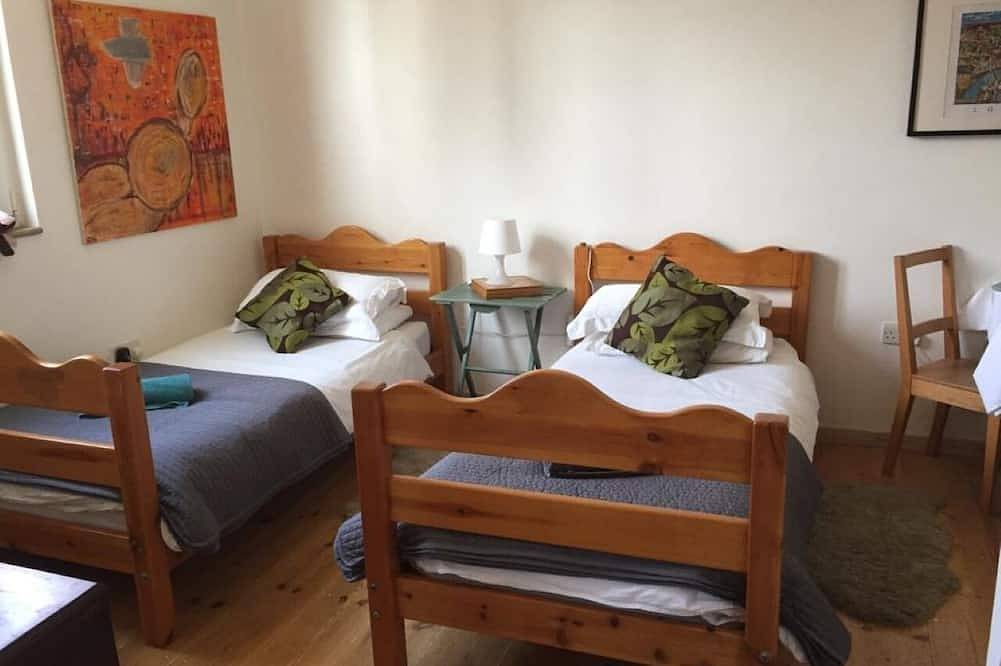 Apartamento entero, Preciosa habitación doble con terraza y entrada privada in Camden, Londres