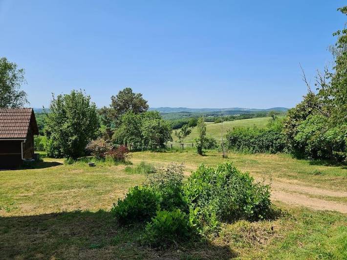 Gîte pour 5 personnes, avec vue et jardin, animaux acceptés à Brazey-en-Morvan